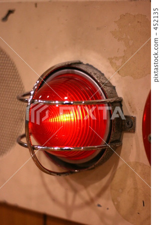 Red lamp of fire alarm 452135