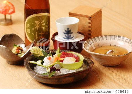 日本生魚片和清酒 456412