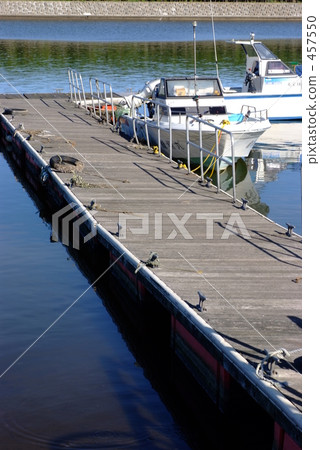 Pier 457550