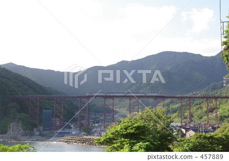 Iba Iron Bridge 457889