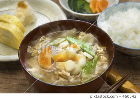 Miso soup with pork and vegetables Miso soup with pork and vegetables 460342