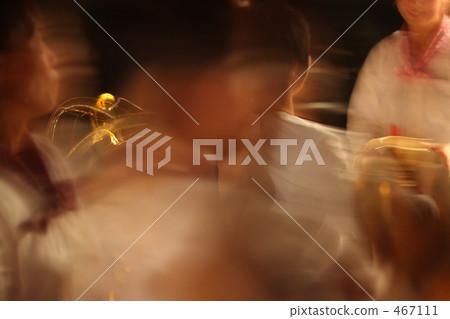 隨著飛濺 隨著飛濺 467111