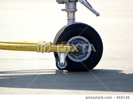 Front wheel of airplane 468136