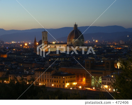 Florentine at dusk 472406