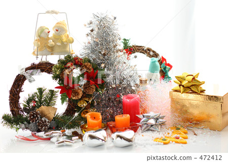 Window side white Christmas 1 472412