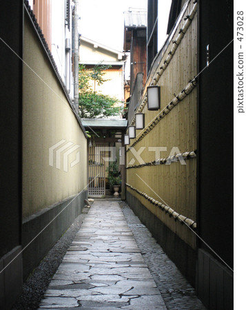 The stone pavement of the Kyomachi family 473028