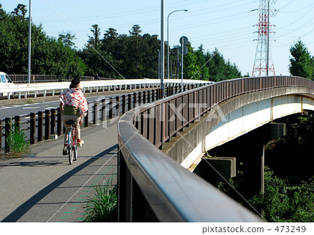 橋和自行車 473249