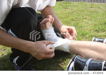 Trainer activity Sports football Student practice Taping Trainer activity Sports football Student practice Taping 473944