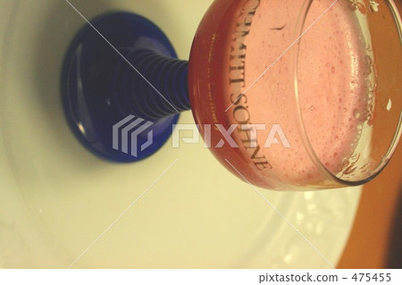 Pomegranate juice 475455