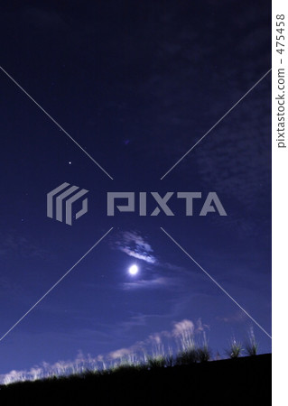 Autumn Wind and Moon 475458