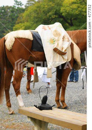 Horse and crown of the era festival Horse and crown of the era festival 477352