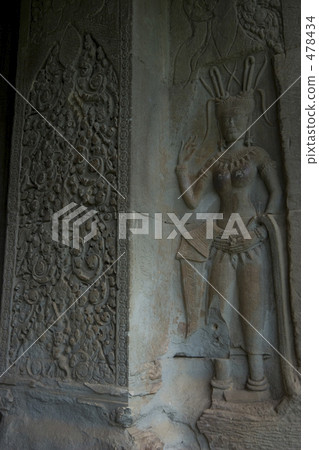 Silent Buddha statue Silent Buddha statue 478434