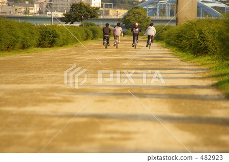 Let's go by bike 482923