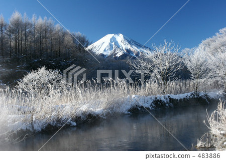Oshino village Kryri River's fog ice Oshino village Kryri River's fog ice 483886