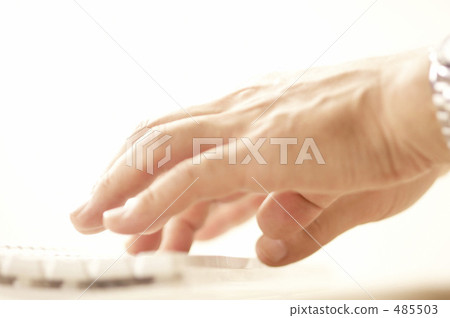 一個人打鍵盤 485503