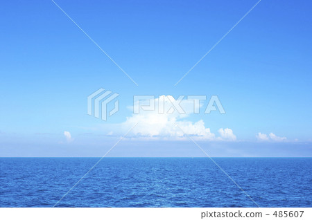 Okinawa's sea and blue sky 485607