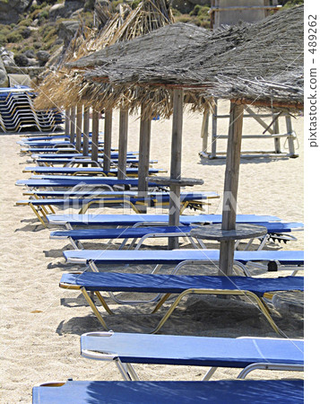 The sea and umbrella of Mykonos Paradise Beach 489262