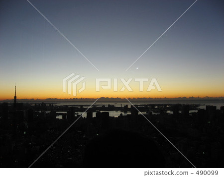 Morning glow Tokyo Bay first sunrise 490099