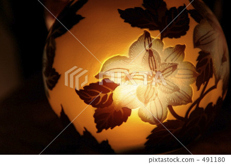 Retro patterned light 491180