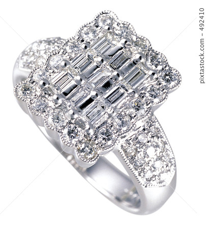 Diamond ring 492410