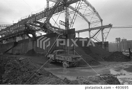 Tokyo Bay · Harumi Pier Showa 48 years Tokyo Bay · Harumi Pier Showa 48 years 493695