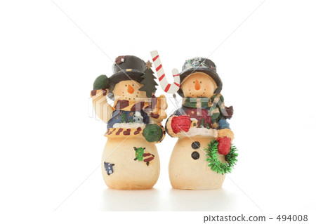 拿著許多行李的雪人 494008