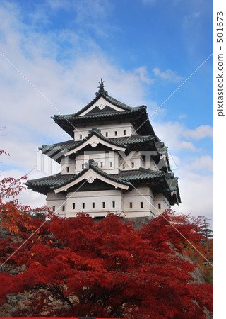 Autumn leaves and Hirosaki castle 501673