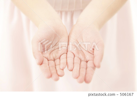 Child's hand 506167