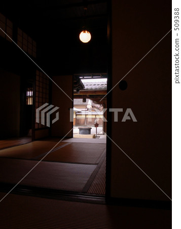 從房間外面看 509388