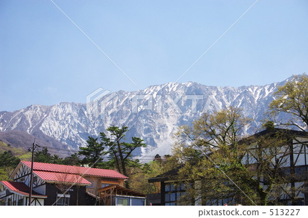 雪和山小屋的冠 雪和山小屋的冠 513227
