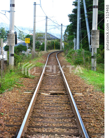A line with a curve at the end of a straight line 513468