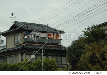 private house, dried persimmons, cloudy sky 516905