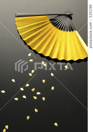 Golden fan and blossoming snow 520190