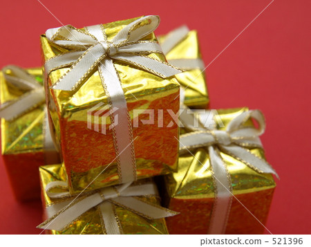 Present box No. 3 (red background) 521396