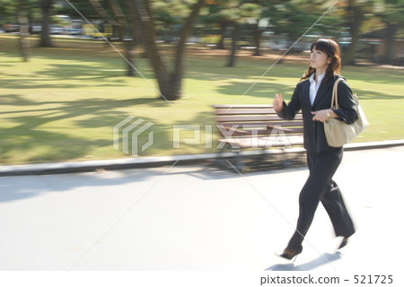 拍攝“跑步女商人” 521725