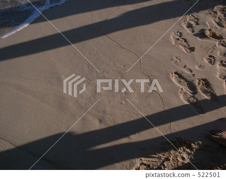 Shadow on the beach 522501