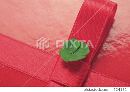 Clover and ribbon 524182
