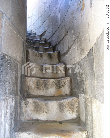 到了斜塔的頂部 到了斜塔的頂部 531052