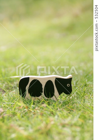 Cattle on the lawn Cattle on the lawn 532504
