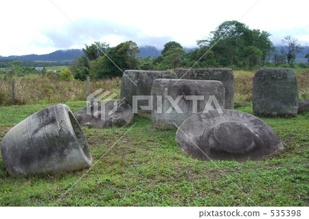 Indonesian sarcophagus 535398