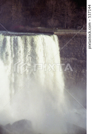 Niagara Falls: Spring, increasing amount of water Niagara Falls: Spring, increasing amount of water 537144