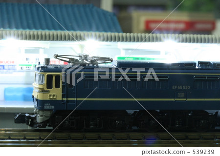 model railway, ef65 electric locomotive, blue train 539239