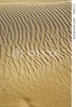 Wind drama of sand dune 540717
