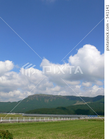 阿蘇山 廣闊的 農村場景 541141