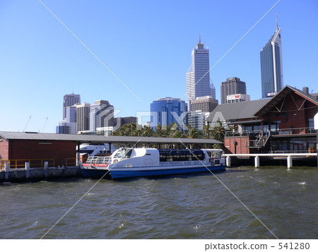 Barrack pier and ferry Barrack pier and ferry 541280