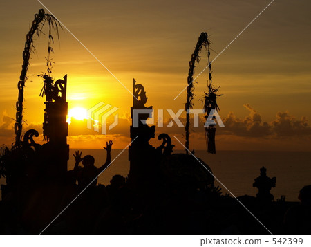 Uluwatu寺廟日落在巴厘島 542399
