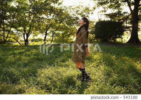 she, Young female, female 543180