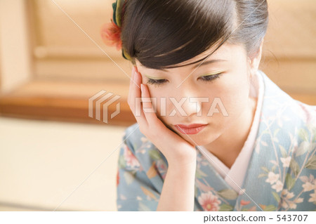 和服婦女 543707