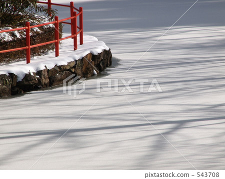 冷凍池塘1 543708