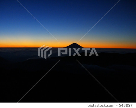 富士山 日出 如畫般的景色 543857